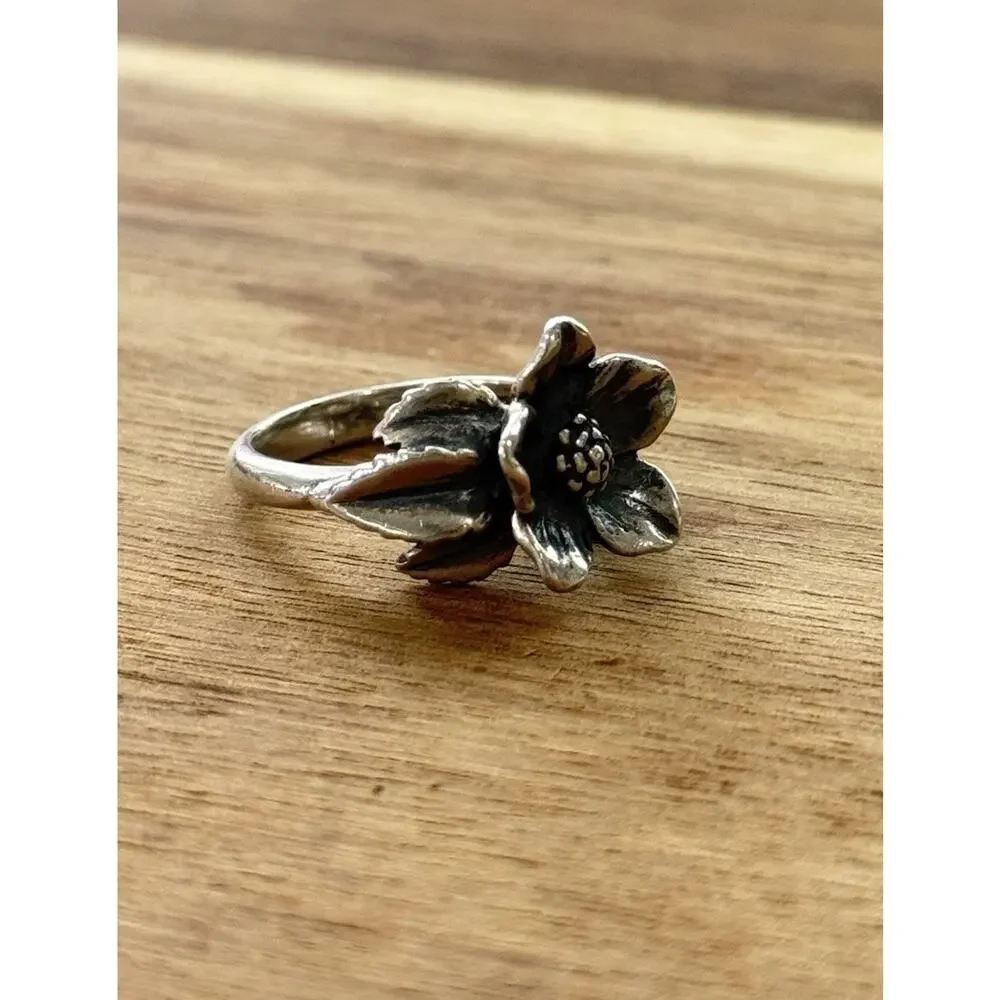 James Avery RARE Retired Silver Christmas Flower Ring Size 5.5
